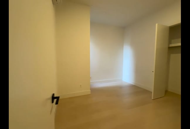 Shared apartment at Amsterdam ave Main Photo
