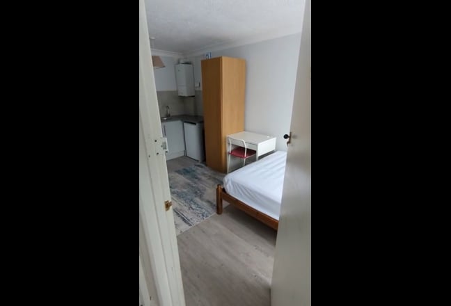 Studio in Potters Bar Main Photo