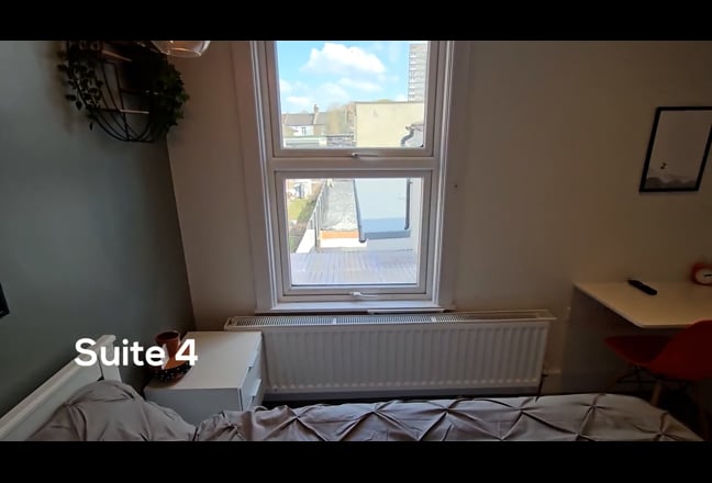 Lovely house share close to station see pictures Main Photo