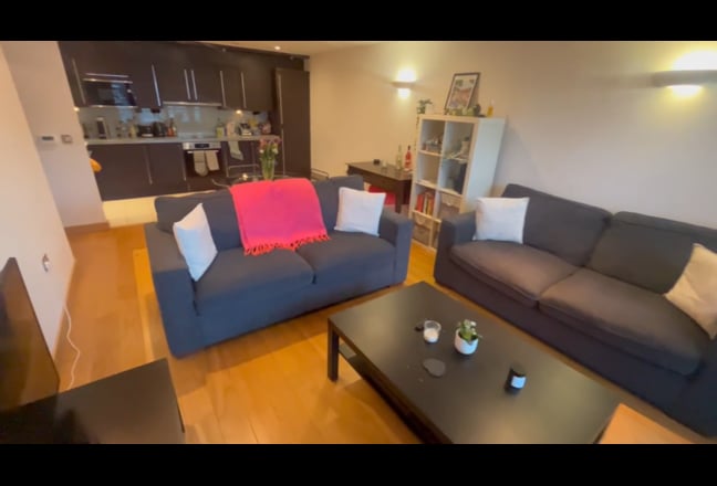 Lovely Double Room Ensuite short walk to Station Main Photo