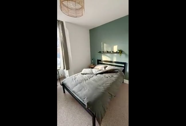 New renovated large Double ensuite room with TV Main Photo