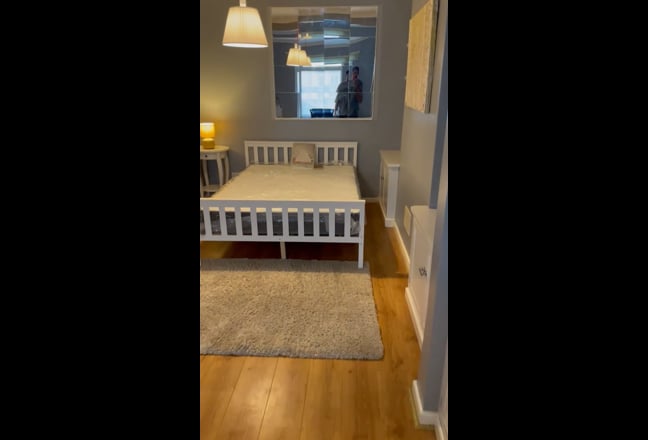 Spacious and cozy room near Cardiff city Centre. Main Photo