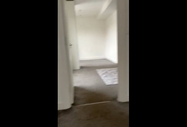 *Ensuit room*  Main Photo