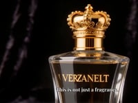 Elegant perfume ad with luxury visuals