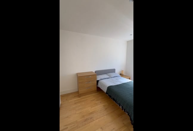 Private Double Room Available – Willesden Green Main Photo