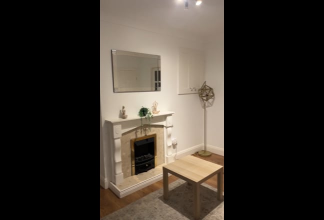  2- bed house - short let but open to flexible ext Main Photo