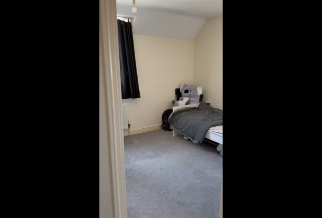 Cozy double room - Bills included - Easy commute Main Photo