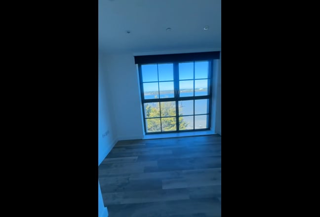 Brand new Lovely 1 room en-suite  Main Photo