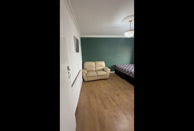 Double Room Available in RM6  Main Photo