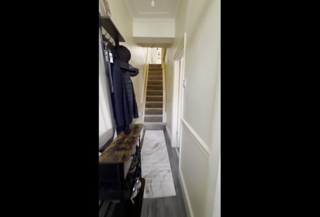 Quite Room | 2-Person Home | Old Swan, Bills Inc Main Photo