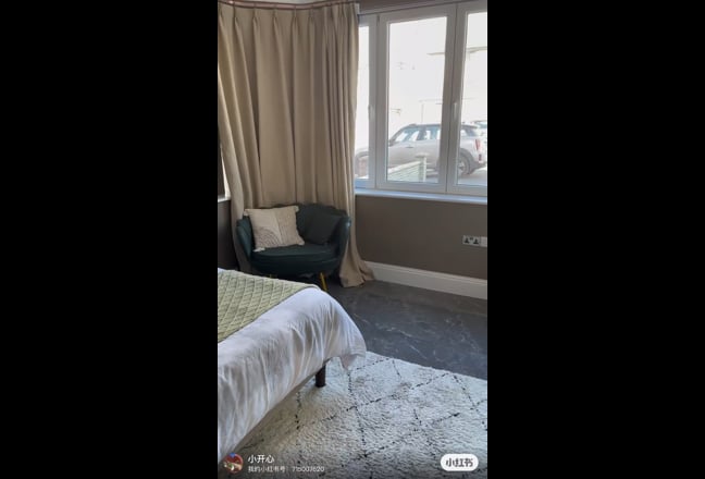 Double room with private bathroom to rent Main Photo