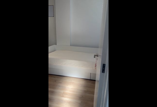 Studio Flat  Main Photo