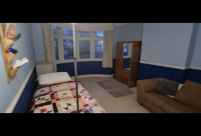 Large Single Room to Let Main Photo