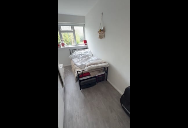 Spacious fully furnished single bedroom  Main Photo