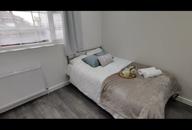 1̶2̶5̶0̶ Double Studio in Wembley Park | Bills inc Main Photo