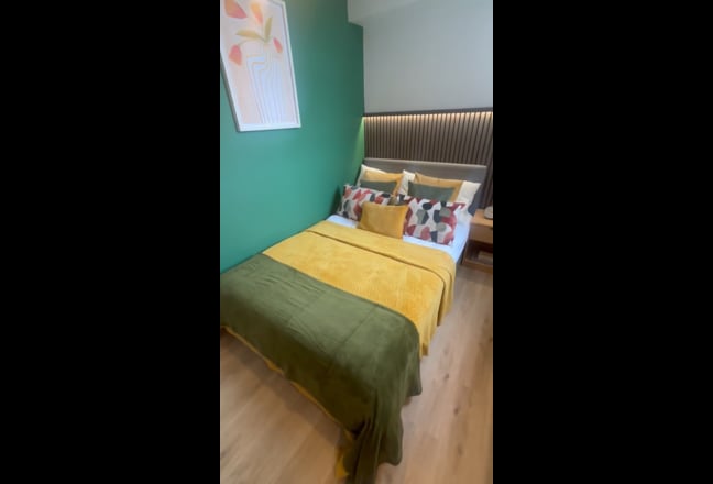 Beautiful Self- Contained Studio Room Main Photo