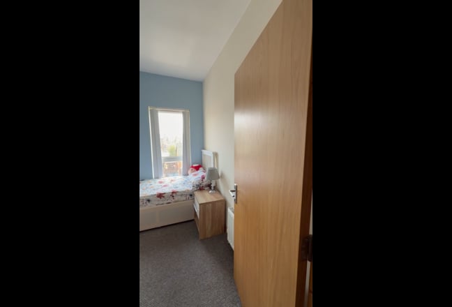 Room Available to Rent  Main Photo