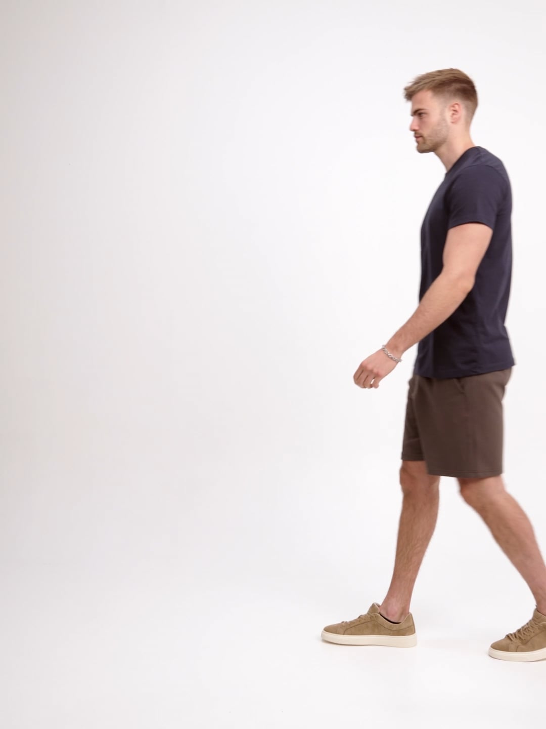 MEN’S Basic Slim Fit Crew Neck