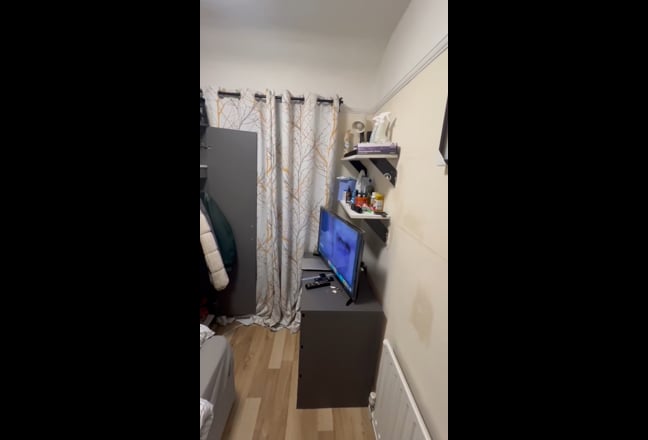 Single Wembley  Main Photo