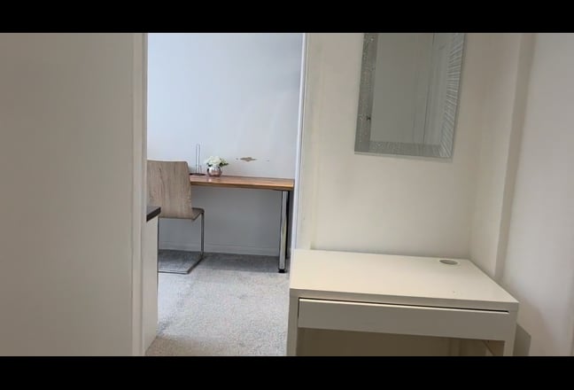 Very Large Spacious fully furnished Double room  Main Photo