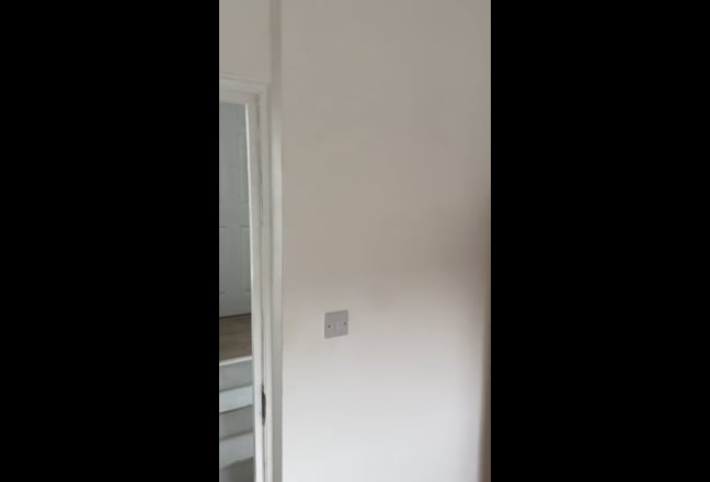 Spacious single room with private set up- minimal Main Photo