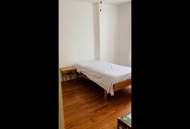  Quiet  Room - Women  Preferred Main Photo