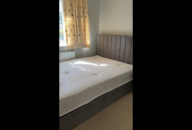 Double Bedroom Ensuite Main Photo