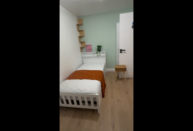 Canada Water – Riverside Garden House 🌿 Main Photo