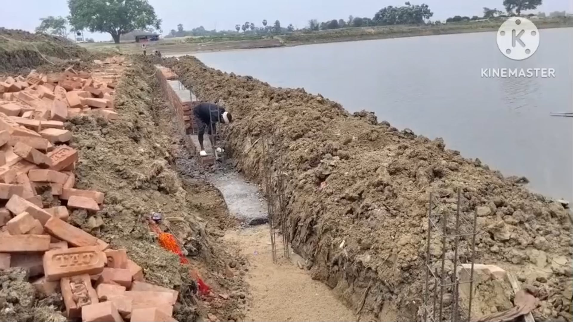 कागज पर 6 इंच जमीन पर डेढ़ इंच, अमरपुर नगर पंचायत में विकास की नई परिभाषा।