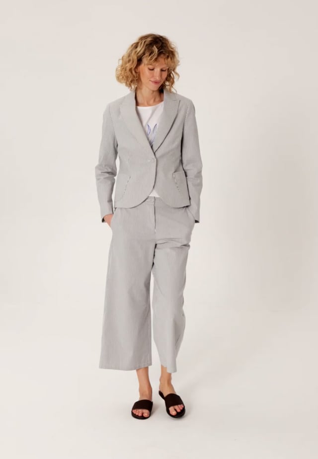 FIT JACKET WITH STRIPES - COCORO video