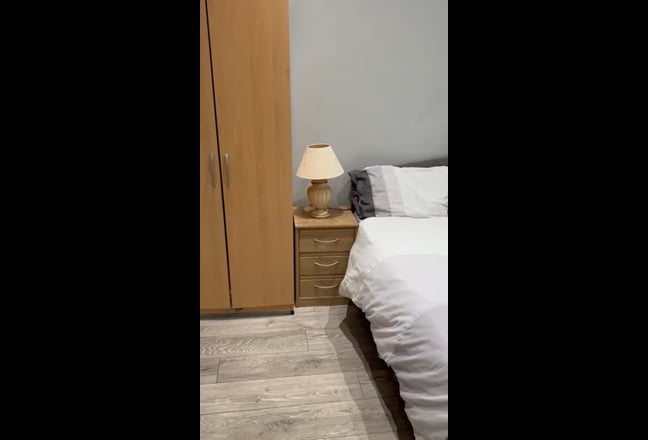  Double Bedroom in a big shared flat with Garden  Main Photo