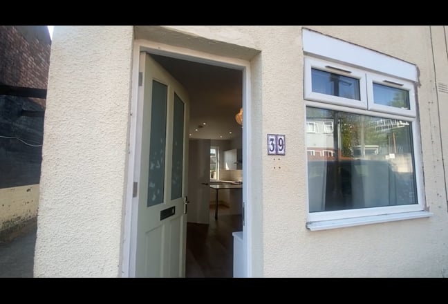 Modern 2 Double Bedroom House Available NOW Main Photo