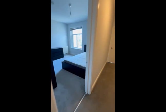 Spacious Furnished Room in 3-Bed House Main Photo