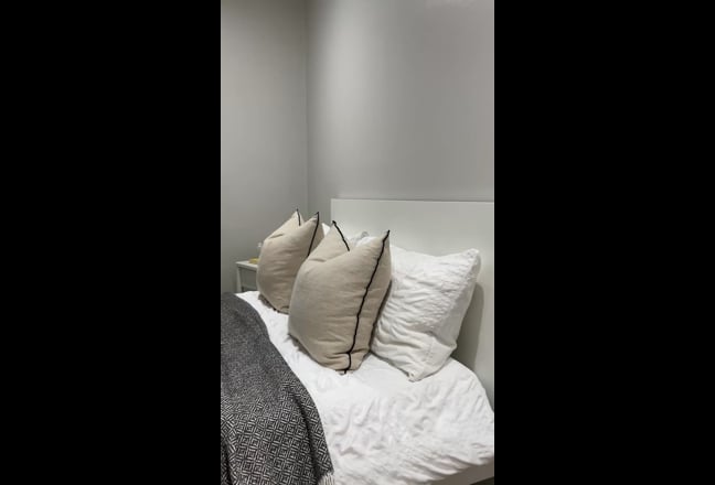 New house Share 1 room left Main Photo