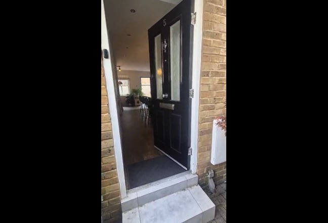 ⭐️ Double room in newly refurbished house  Main Photo