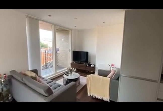 Beautiful central flat - one room available  Main Photo