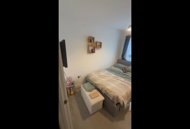 Clean & independent housemate wanted!  Main Photo