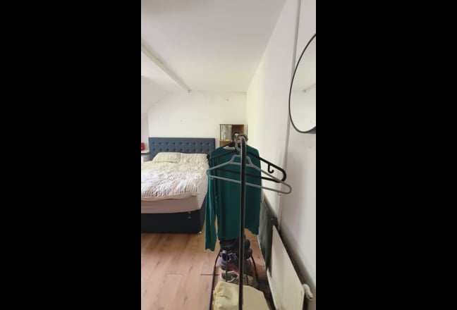 Large Double Room Main Photo