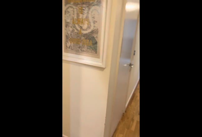 Beautiful 2 bed flat with amazing views Main Photo