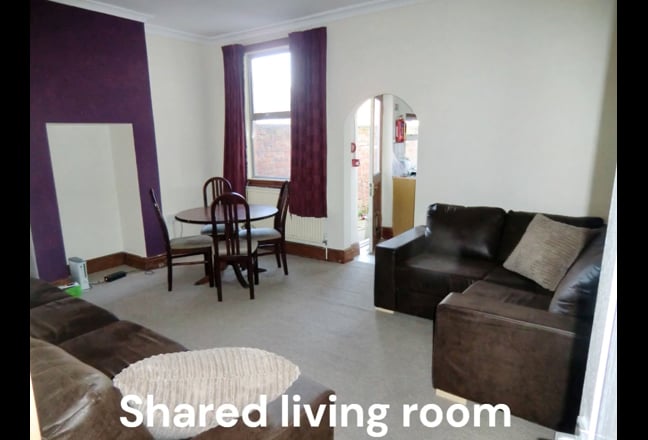 Nice comfy warm ensuite room #3 *BILLS INC* Main Photo