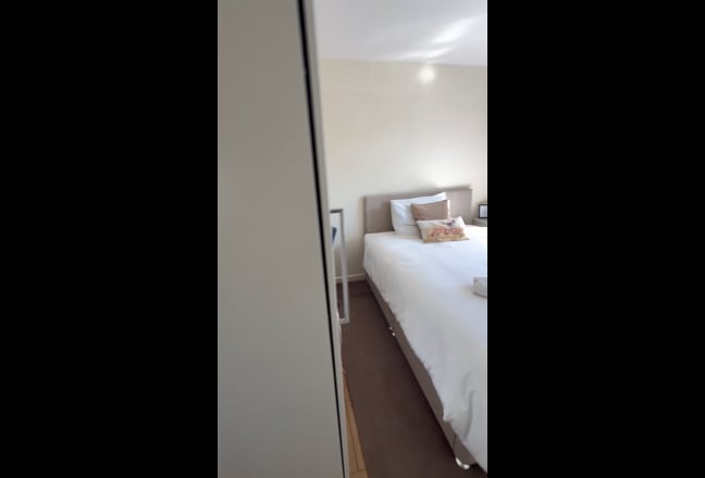 Solihull/Knowle (Jc 5 M42) ideal JLR,HS2 *Mon-Fri* Main Photo