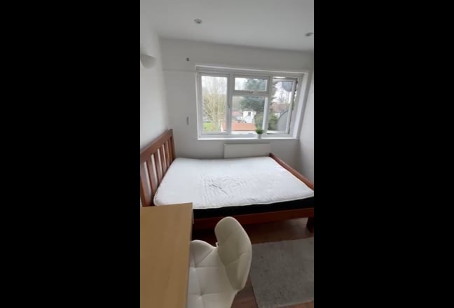 Spacious Ensuite Room to Let Near Wembley Park  Main Photo