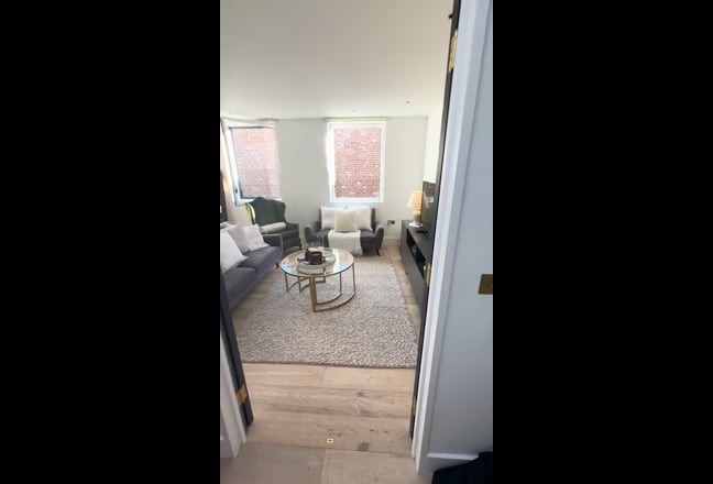 Spacious Double Room – Kensal Rise Main Photo