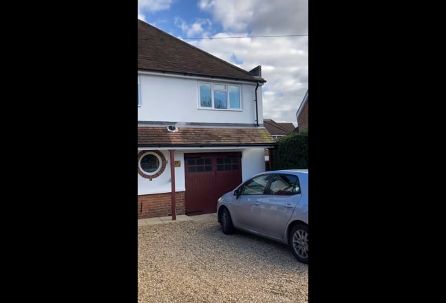 Beautiful home, large double room & en-suite   Main Photo