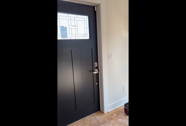 Looking for female roommates Main Photo