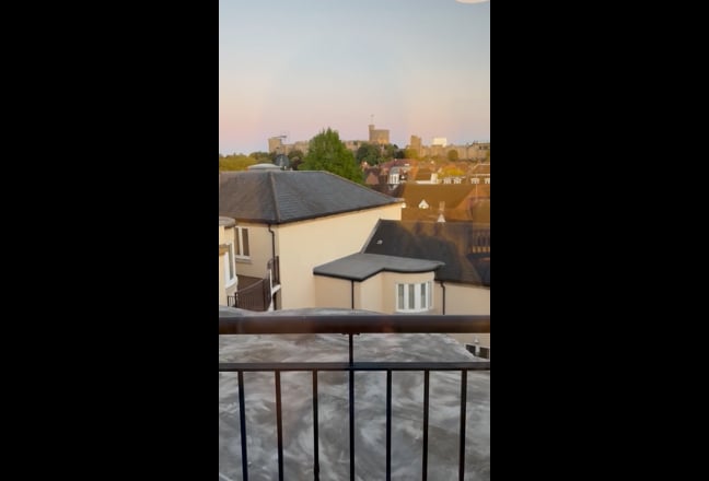 En suite double bedrooms in Eton with castle view Main Photo