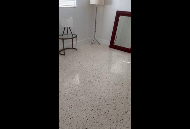  Room with ensuite bathroom in 3 bedroom house Main Photo