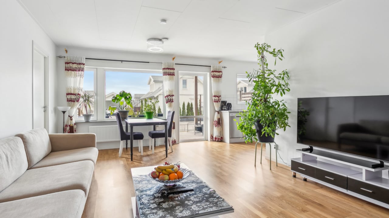 4 rum Lägenhet på Vandrarvägen 7B Riksten / Tullinge Botkyrka kommun - video