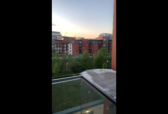 Modern Double Room in Stylish Apartment Main Photo