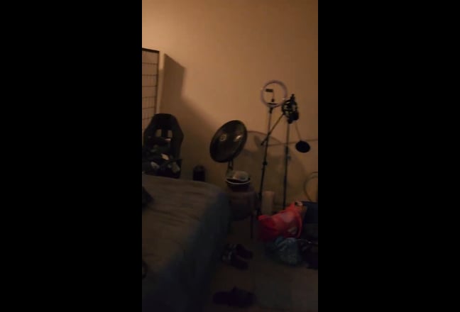 Looking for someone who can share a townhouse rent Main Photo